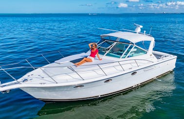 33' Luxury Tiara Yacht - Fuel Included - 15% Off for Weekday Cruises