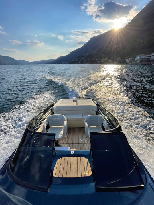 Boat Tour with Cranchi E26 Classic on Lake Como!