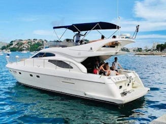 Ferretti 48ft Luxury Yacht on the Beautiful Acapulco Waters!
