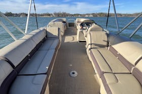 2019 26' Suntracker Pontoon Party Barge Lake Norman