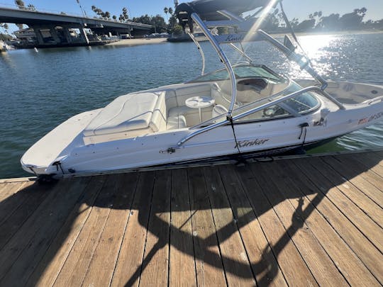 Rinker 216 Captiva 21ft Deckboat with Cooler in Long Beach