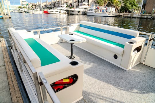 Private Boat Day In Fort Lauderdale! Pontoon Boat With Room For 10 People