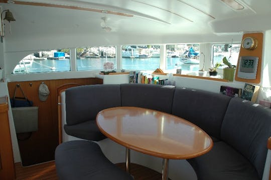 ¡Fiesta de fuegos artificiales el 4 de julio a bordo de nuestro catamarán!