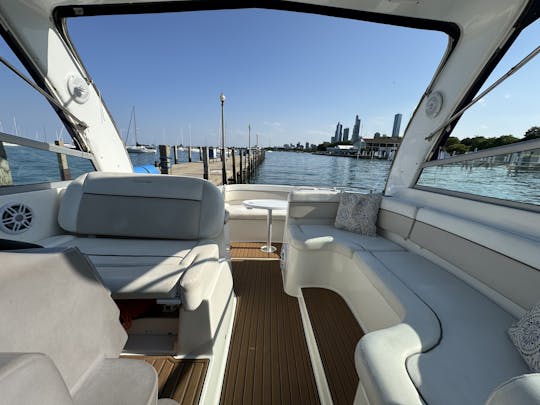 36' Motor Yacht Charter Downtown Chicago's Lake Front ( CAPTAIN INCLUDED )