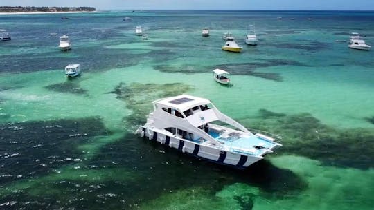  Caribbean Paradise: Exclusive Yacht for Unforgettable Events in La Romana