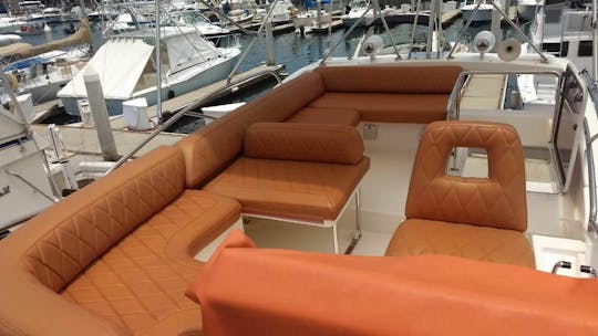 Brown Azimut 38 Flybridge - yacht de luxe propre et agréable !