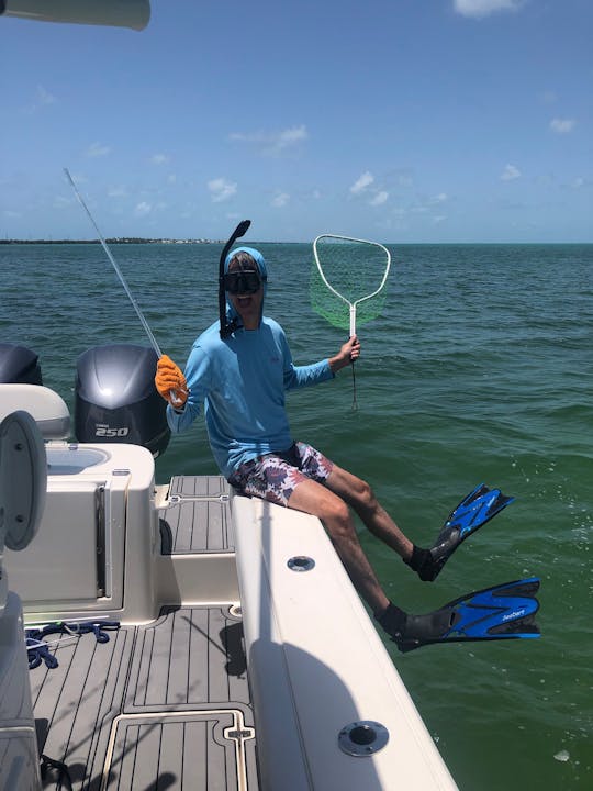 Plongez avec tuba, banc de sable et pêchez sur une console centrale Cobia 28