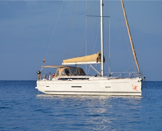 Charter this 45ft Sailing Yacht in Cartagena, Bolívar