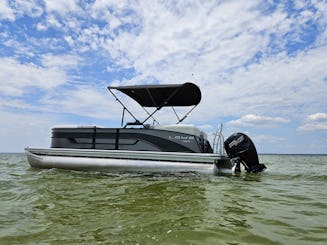 Spacious 23' Luxury Tritoon! Private Crab Island or shell island charter.  