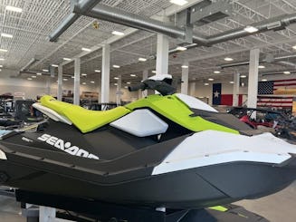 Lindo SeaDoo Spark Jetski 2023 para alugar em Lake Texoma