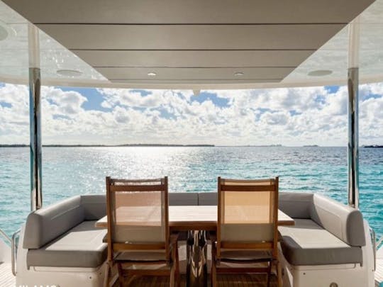Sunseeker de luxo de 75 pés nas Bahamas