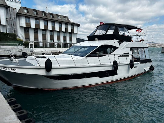 Yacht Hour Bosphorus and Prince İslands Tour - 49ft