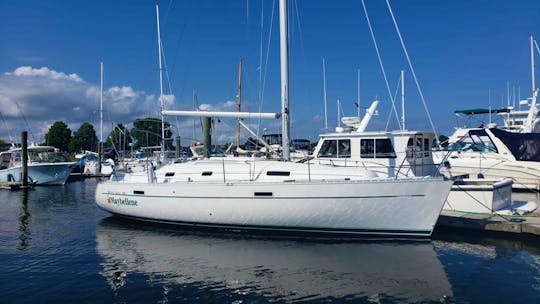 Come Sail the Vineyard on our well cared for 34' Beneteau!