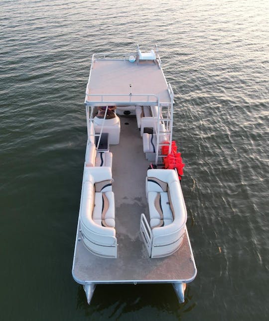 Ponton à deux étages pour 13 personnes à Lewisville, au Texas (Nily Pad gratuit !)