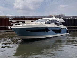 55' Sea Ray Motor Yacht Bareboat Charter in Chicago