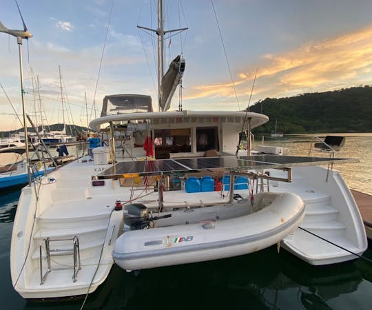 ¡Catamarán Foilborne Power, barco de fiesta de 40 pies para tu próxima aventura!