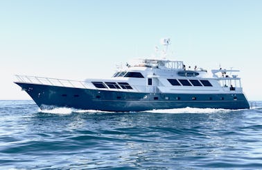 Luxurious and stunning 105' Broward Yacht 