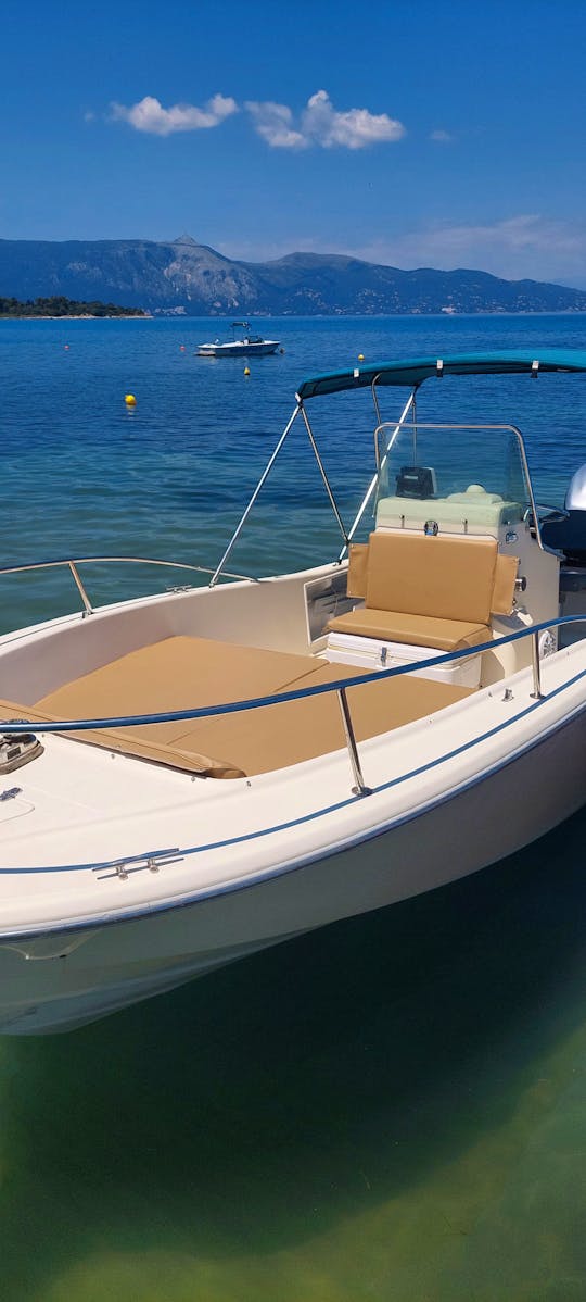Beautiful 21ft White Shark Center Console Open Boat with 250hp Outboard Engine 
