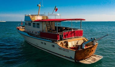 Boat rental in Venice · De Poli — Trawler Classic (1969)