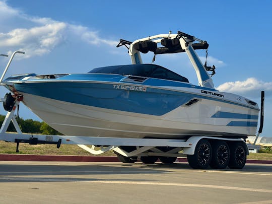 Ride in style with a 2022 Centurion RI245 Surf Boat- Lake Lewisville