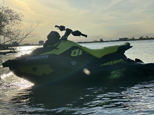 Jet Ski Seadoo Spark Trixx 3up 2023