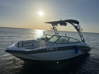 Bowrider +Water Sports at Lake Livingston [You drive].