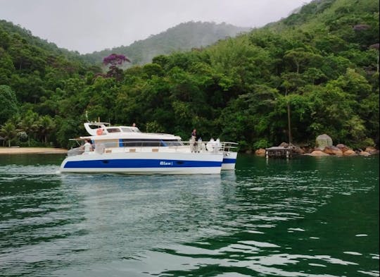 catamaran économique pour 20 personnes Jade 40 pieds Power Cat Blujoi à louer à Rio de Janeiro