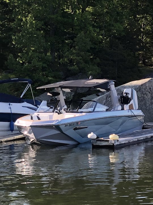 Fun on Candlewood Lake 2022 G23 Wakeboard, surf, croisière sur le lac
