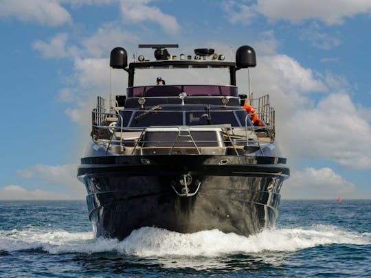 Explore Dubai with our 95ft Blackpearl Power Mega Yacht