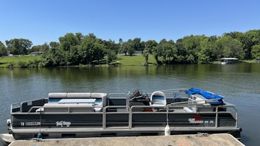 Party Barge / Recreation Pontoon Boat! YEAR ROUND! Hendersonville, TN and more!