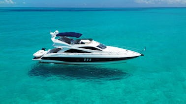 ¡Disfrute de un gran día en Isla Mujeres en el yate Sunseeker de 66 pies!