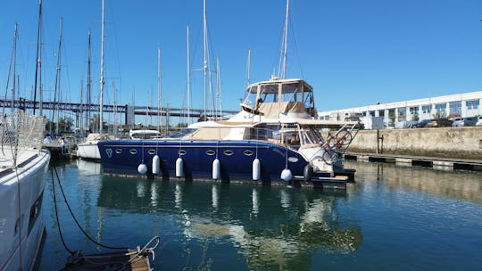 Catamarán en Lisboa para hasta 40 huéspedes