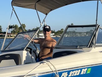 19ft Stingray Bowrider Rental in Treasure Island, Florida