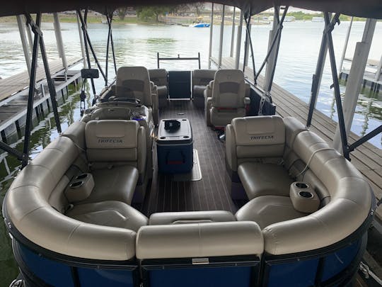 Large Group! Two boats! 2 Lilly pads! 27ft Regency 250 DL3 Pontoon