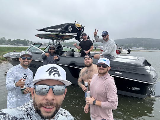 Lake LBJ - Supra SE 450 Wakeboat para 12