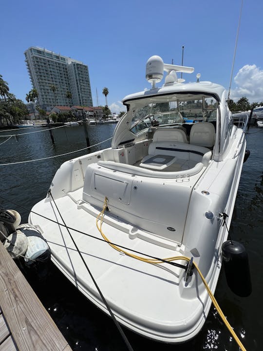 1 hora gratis: yate y moto acuática en Miami: Sea Ray Sundancer de 50 pies