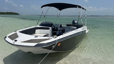 Glastron Deck Boat 150 HP Yamaha