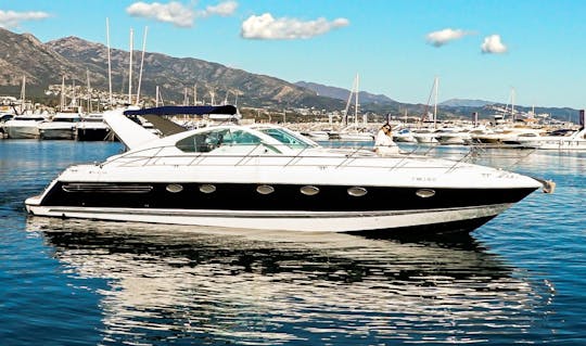 Luxe en mer : votre escapade à bord d'un yacht à moteur Targa 48
