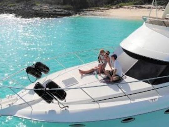 Un yacht à moteur Silverton de 42 pieds fera une excursion aux Bahamas