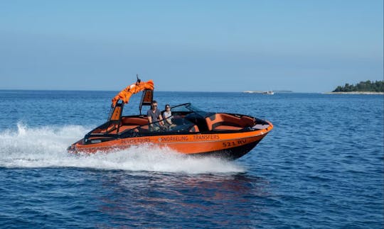 Maxum HOURLY RENTAL in Rovinj