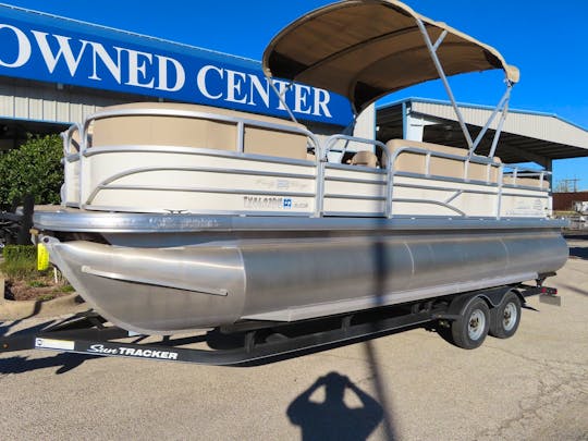 Sun Tracker 22 DLX Party Barge for rent on Lake Lewisville
