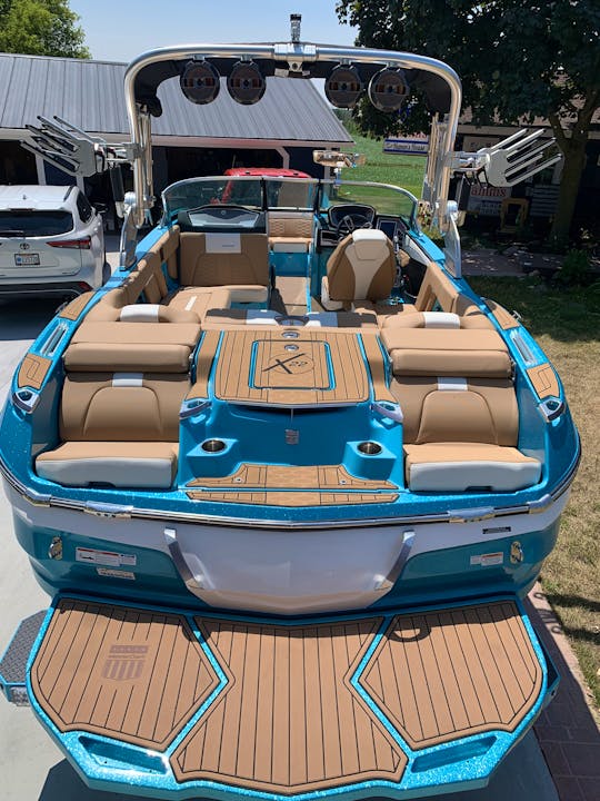 Wakesurf, Wakeboard, and Tubing with the 2021 MasterCraft X22!