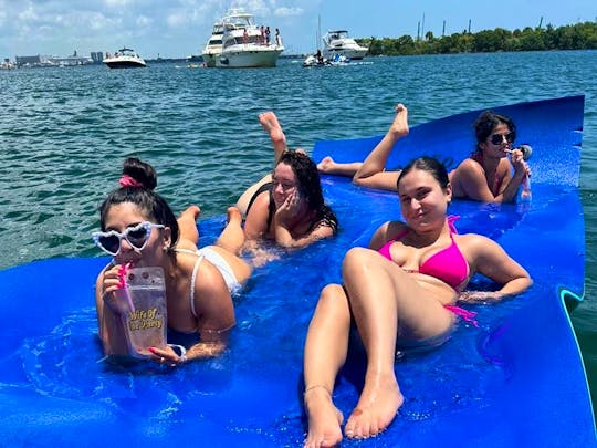 Enjoy Miami In Sea Ray Sundancer 46ft Motor Yacht!