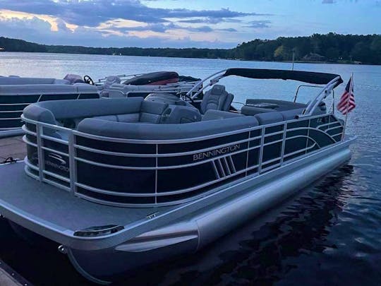 2023 Bennington Pontoon Boat on Lake Oconee