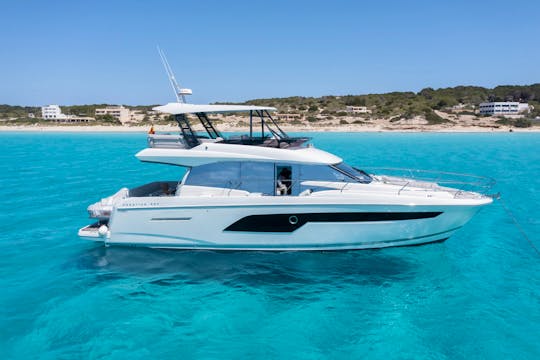 Brand new Prestige 520 Motor Yacht from Santa Eulària des Riu