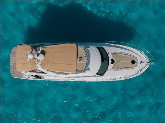 Megayate Adonai Prestige Power de 55 pies en Playa Mujeres, Quintana Roo