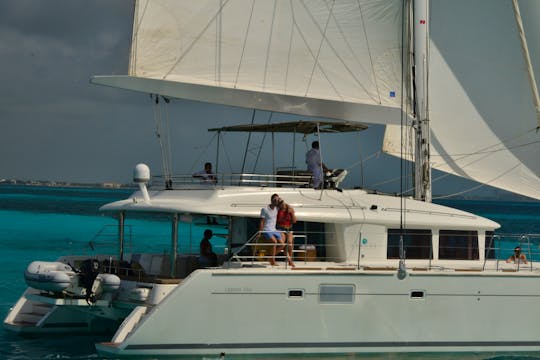 52ft  Luxury Catamaran Private Charter / Capacity 45 people