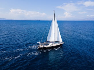 Private luxury sailing cruises in Athens