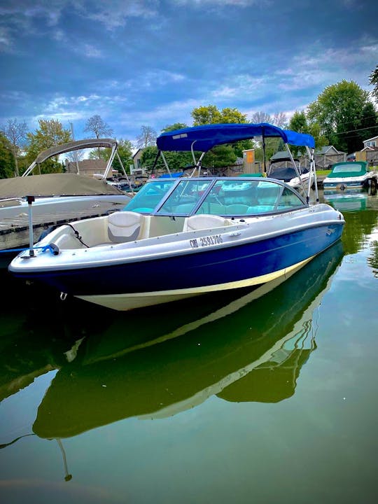 Explore Ontario lakes with our 17 ft Bayliner 175!