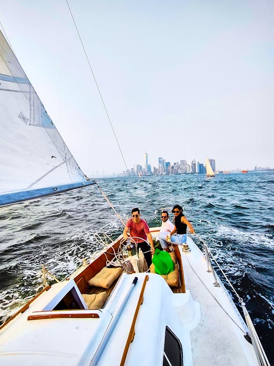  Stylishly restored classic 1970 Columbia 36 Yacht Private Sailing Tours